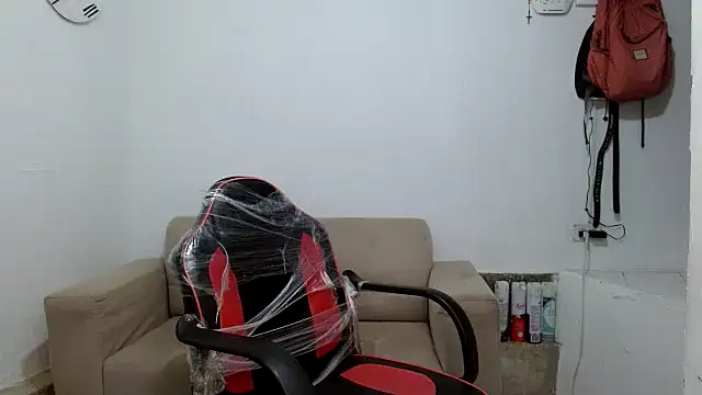 angelamarie1 online show from 11/11/25, 08:47