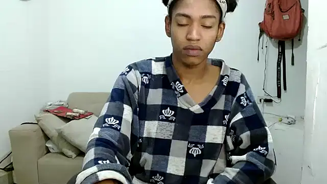 angelamarie1 online show from 11/27/25, 01:51