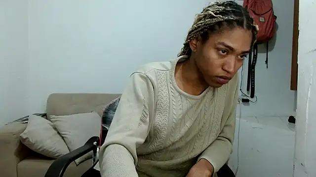 angelamarie1 online show from 12/18/25, 04:07