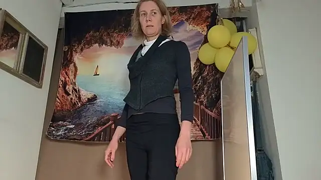 Lola Belgium online show from 05/16/26, 04:17