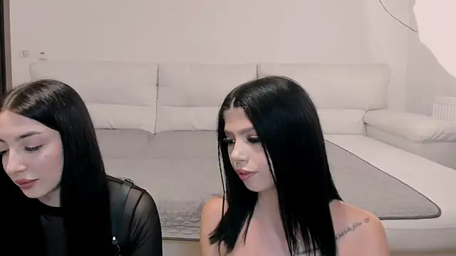 Sierra Halle online show from 10/06/25, 08:39