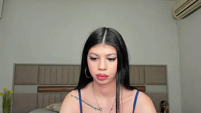 Sierra Halle online show from 01/08/26, 08:44