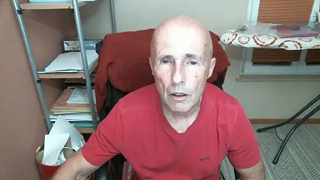 Snapshot of olibrius71 chatting on 03/01/26, 10:23 olibrius71 online show from 03/01/26, 10:23