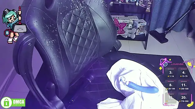 Roxy clark online show from 04/17/26, 08:50