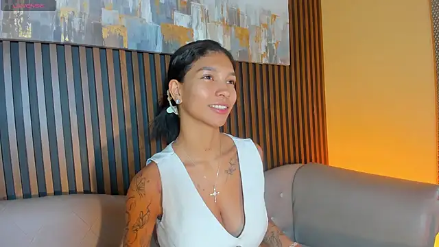 LauraAristizabal online show from 02/24/26, 12:36