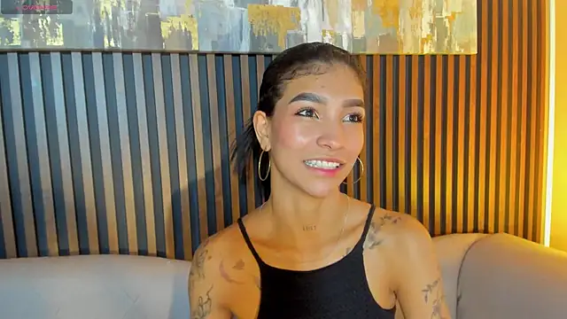 LauraAristizabal online show from 03/18/26, 12:41