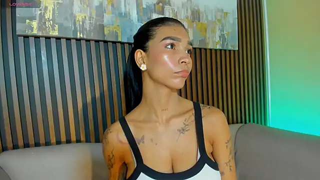 LauraAristizabal online show from 03/24/26, 12:43