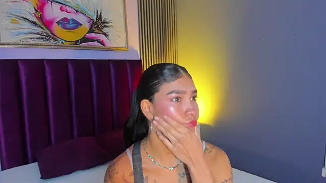 LauraAristizabal online show from 04/19/26, 12:37