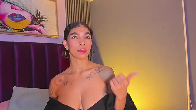 LauraAristizabal online show from 07/10/26, 11:40