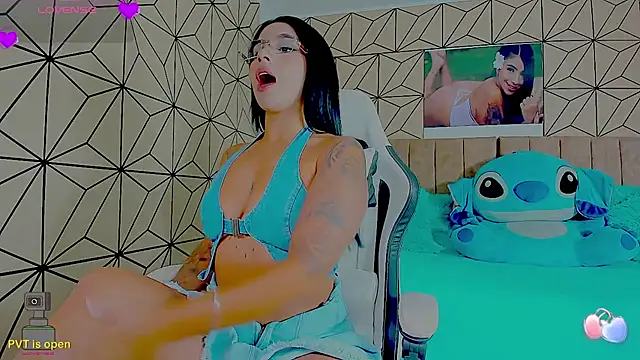 vane lopez  online show from 03/18/26, 08:01