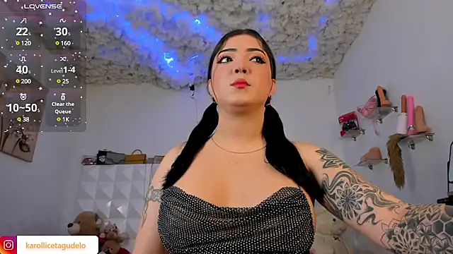 Snapshot of Karol_Green_Motorcycle chatting on 12/21/24, 07:03 Karol Green Motorcycle online show from 12/21/24, 07:03