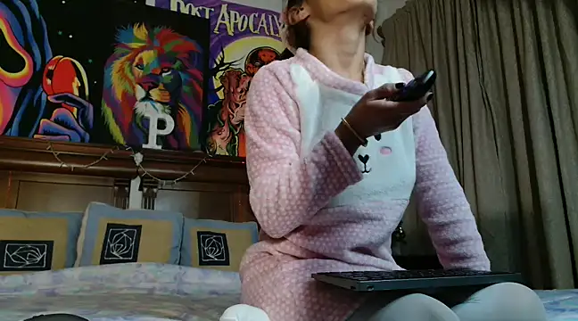 MINI Petite online show from 12/24/24, 05:27