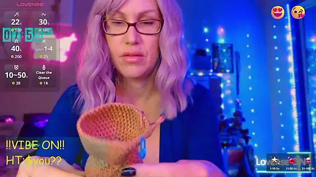 EmmaIsHere online show from 09/09/25, 01:54