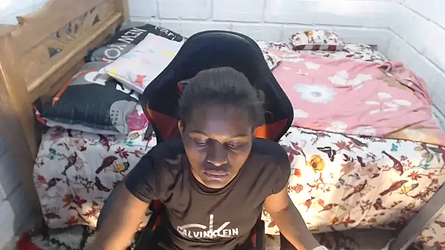 sexyjustin202 online show from 01/18/25, 03:31