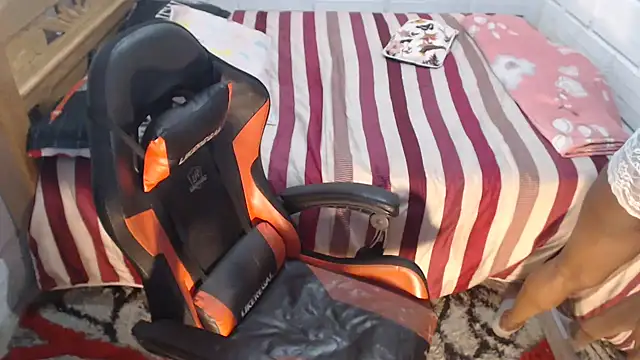 sexyjustin202 online show from 02/04/25, 02:39