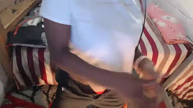 sexyjustin202 online show from 02/05/25, 09:29