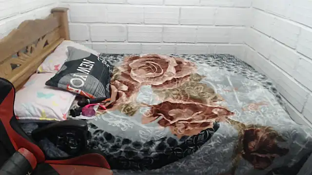 sexyjustin202 online show from 09/17/25, 10:22