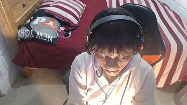 sexyjustin202 online show from 10/12/25, 02:32