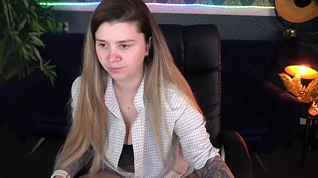 AmellyMilly online show from 11/23/25, 08:08