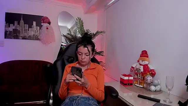 Meghan320 online show from 12/31/24, 06:13
