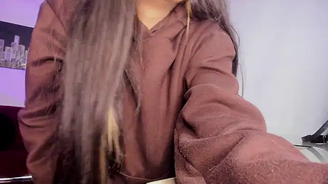 Meghan320 online show from 12/01/25, 11:48