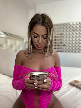 KirstieVegas online show from 03/19/25, 08:22