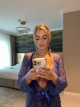 KirstieVegas online show from 09/14/25, 03:44