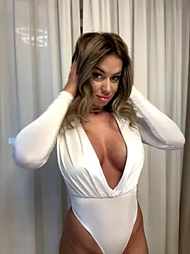 KirstieVegas online show from 09/19/25, 04:51