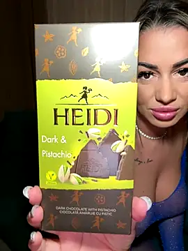 KirstieVegas online show from 10/18/25, 04:52