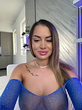 Snapshot of KirstieVegas chatting on 04/19/26, 03:11 KirstieVegas online show from 04/19/26, 03:11