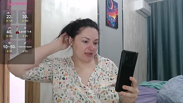 Stacy Davice online show from 10/01/25, 01:39