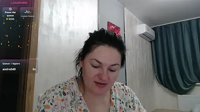 Stacy Davice online show from 11/08/25, 05:45