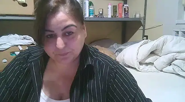 Snapshot of Mileva88 chatting on 01/06/25, 05:06 Mileva88 online show from 01/06/25, 05:06