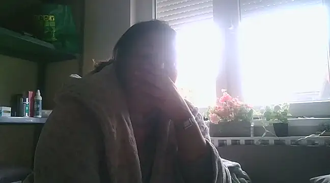 Snapshot of Mileva88 chatting on 01/31/25, 09:59 Mileva88 online show from 01/31/25, 09:59