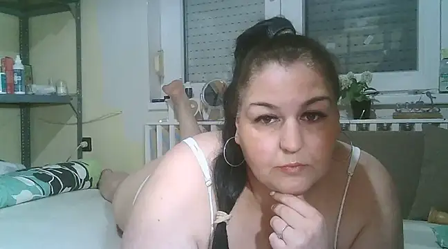 Snapshot of Mileva88 chatting on 01/31/25, 07:51 Mileva88 online show from 01/31/25, 07:51