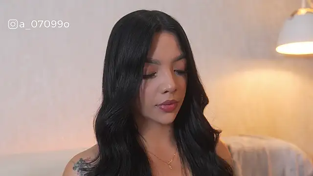 sarah hiill online show from 12/15/25, 10:03