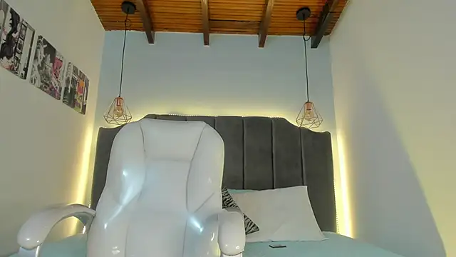 Stefhanyblow online show from 02/23/25, 07:22