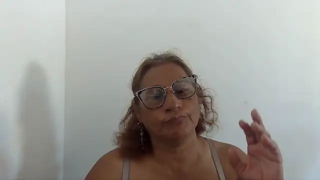 charrysexy1 online show from 10/18/25, 03:24