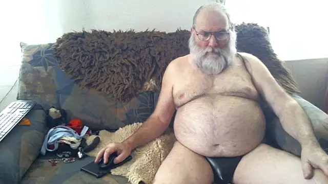 Snapshot of SexySantaC chatting on 02/02/25, 12:57 SexySantaC online show from 02/02/25, 12:57