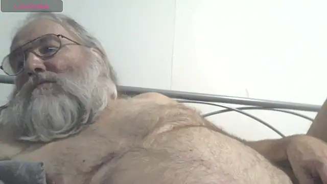 Snapshot of SexySantaC chatting on 03/05/25, 11:17 SexySantaC online show from 03/05/25, 11:17