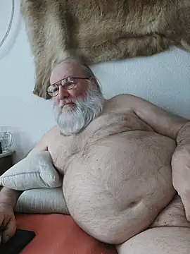 SexySantaC online show from 04/18/26, 06:17