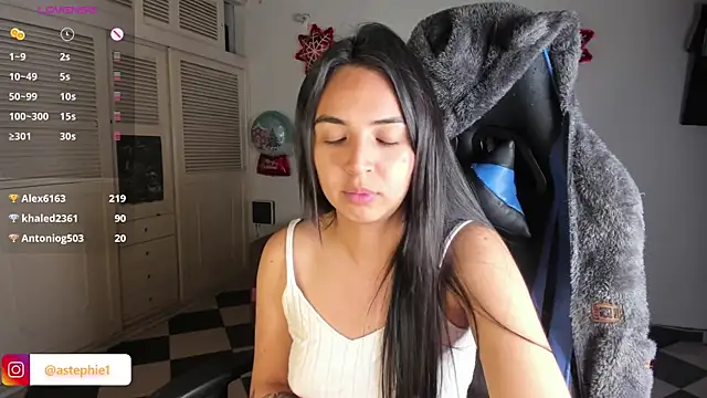 Miss Nicole online show from 12/24/24, 05:16