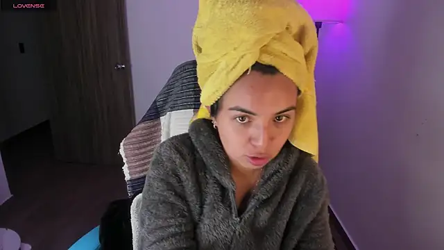 Miss Nicole online show from 11/20/25, 02:12