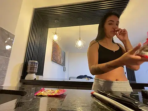 Miss Nicole online show from 04/12/26, 07:30