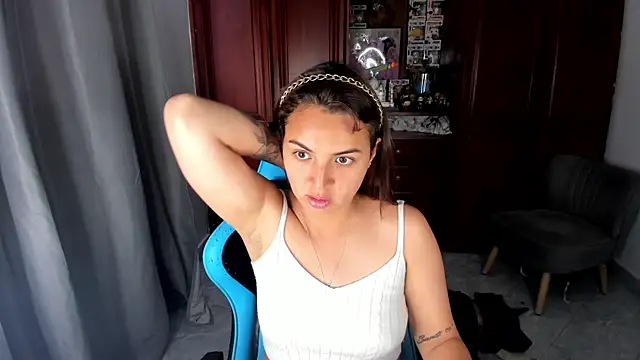 Snapshot of Miss_Nicole chatting on 07/22/26, 07:27 Miss Nicole online show from 07/22/26, 07:27
