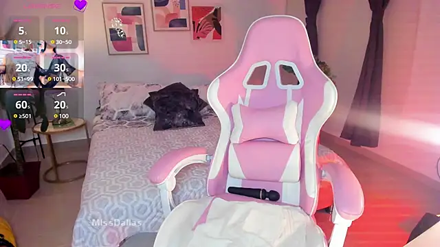 Misslaurenn online show from 12/26/24, 11:03