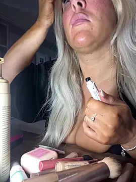 Bustyblondebabe32 online show from 05/23/26, 06:40