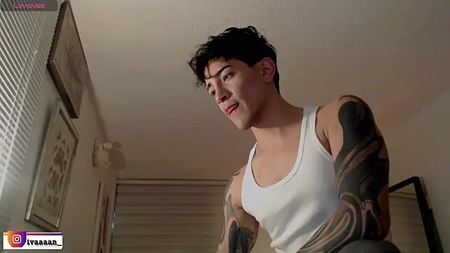 ivaaaan  online show from 04/14/26, 09:43