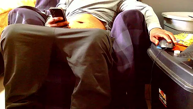 CharlesBlk79  online show from 04/18/26, 09:02