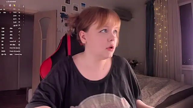 Snapshot of LisaLaas chatting on 12/03/24, 10:29 LisaLaas online show from 12/03/24, 10:29